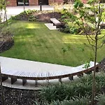 Centre Luxury With Garden View Apartmán