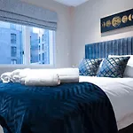 Centre Luxury With Garden View Apartmán *