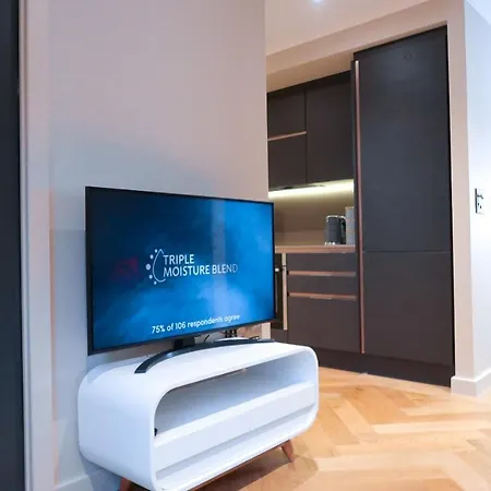 Centre Luxury With Garden View