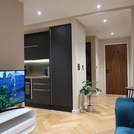 Centre Luxury With Garden View Apartmán *