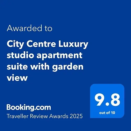 Centre Luxury With Garden View Apartment York