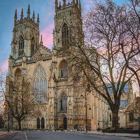 Centre Luxury With Garden View York